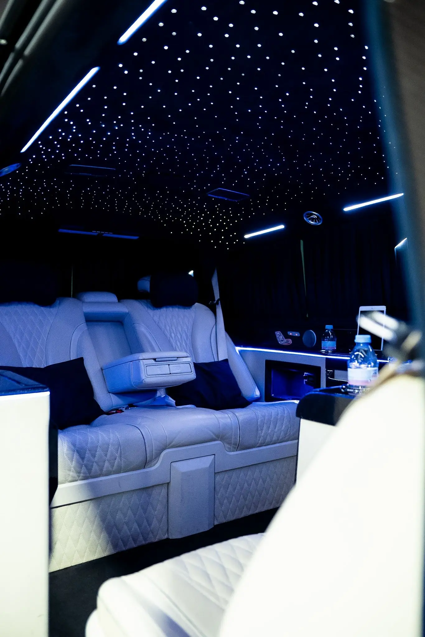 Mercedes-Benz V-Class VIP