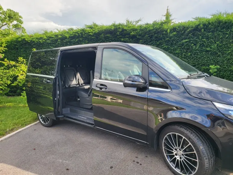 Mercedes-Benz V-Class 220d Long Avantgarde