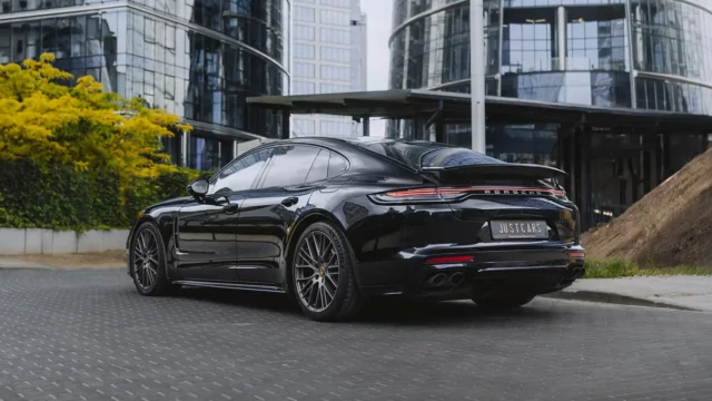 Porsche Panamera 4 E-Hybrid