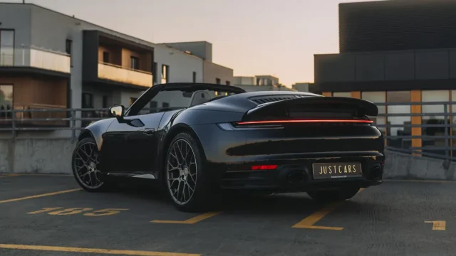Porsche 911 Carrera Cabriolet 2024
