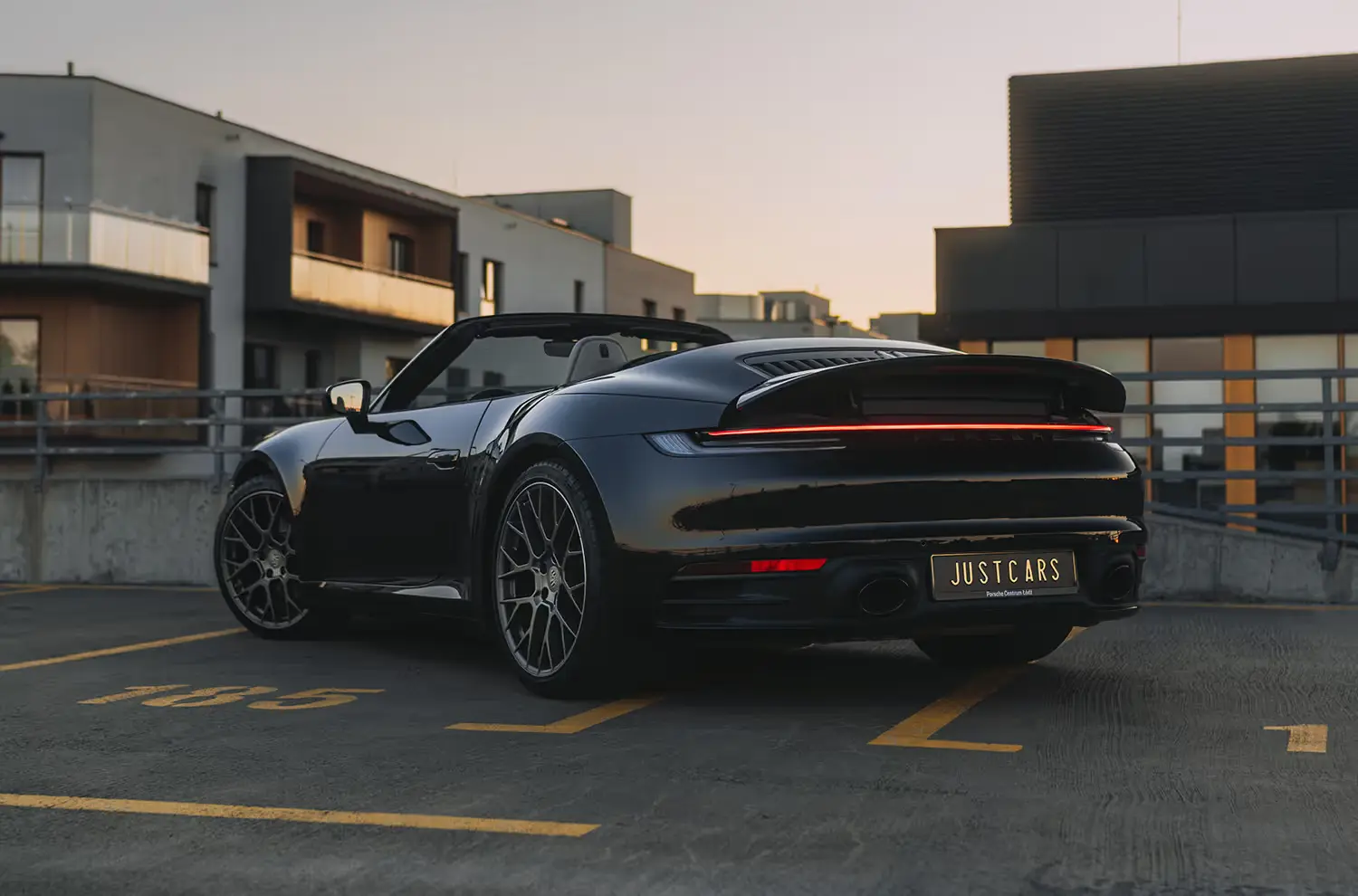 Porsche 911 Carrera Cabriolet 2024