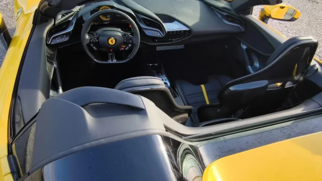 Ferrari SF90 Spider