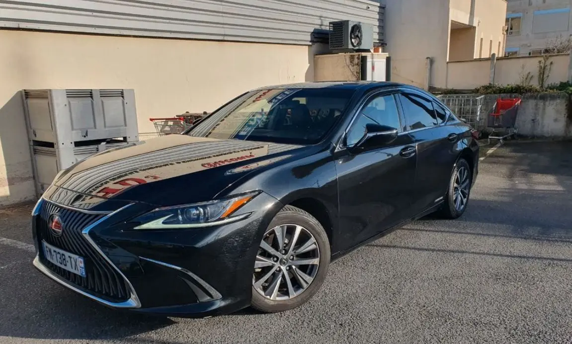 Lexus ES
