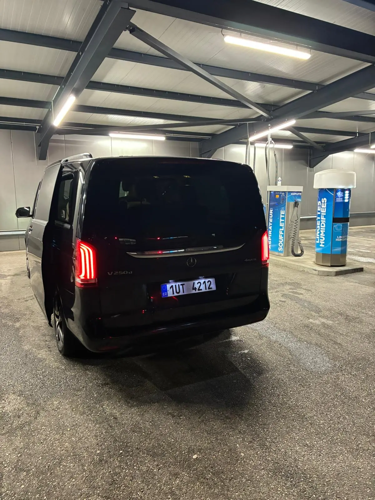 Mercedes-Benz V-Class