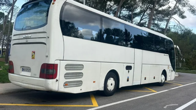 Man Bus