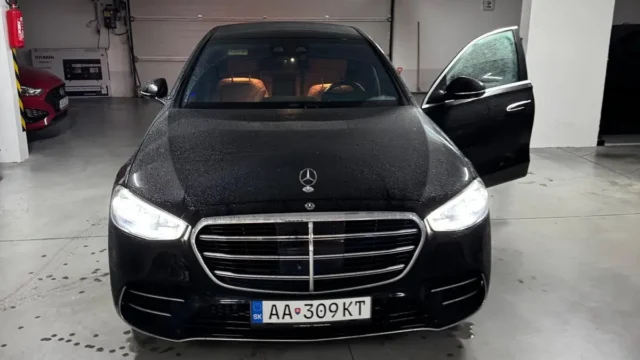 Mercedes-Benz S-Class