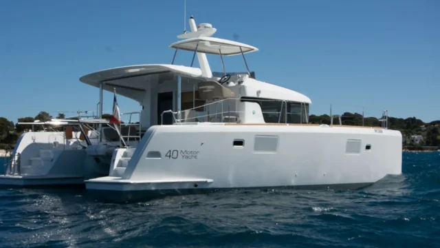 Yacht charter Nikaia in Nice, Cannes