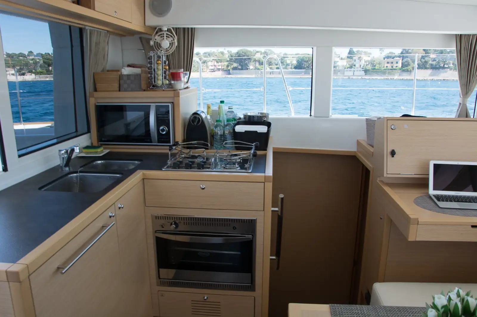Yacht charter Nikaia in Nice, Cannes