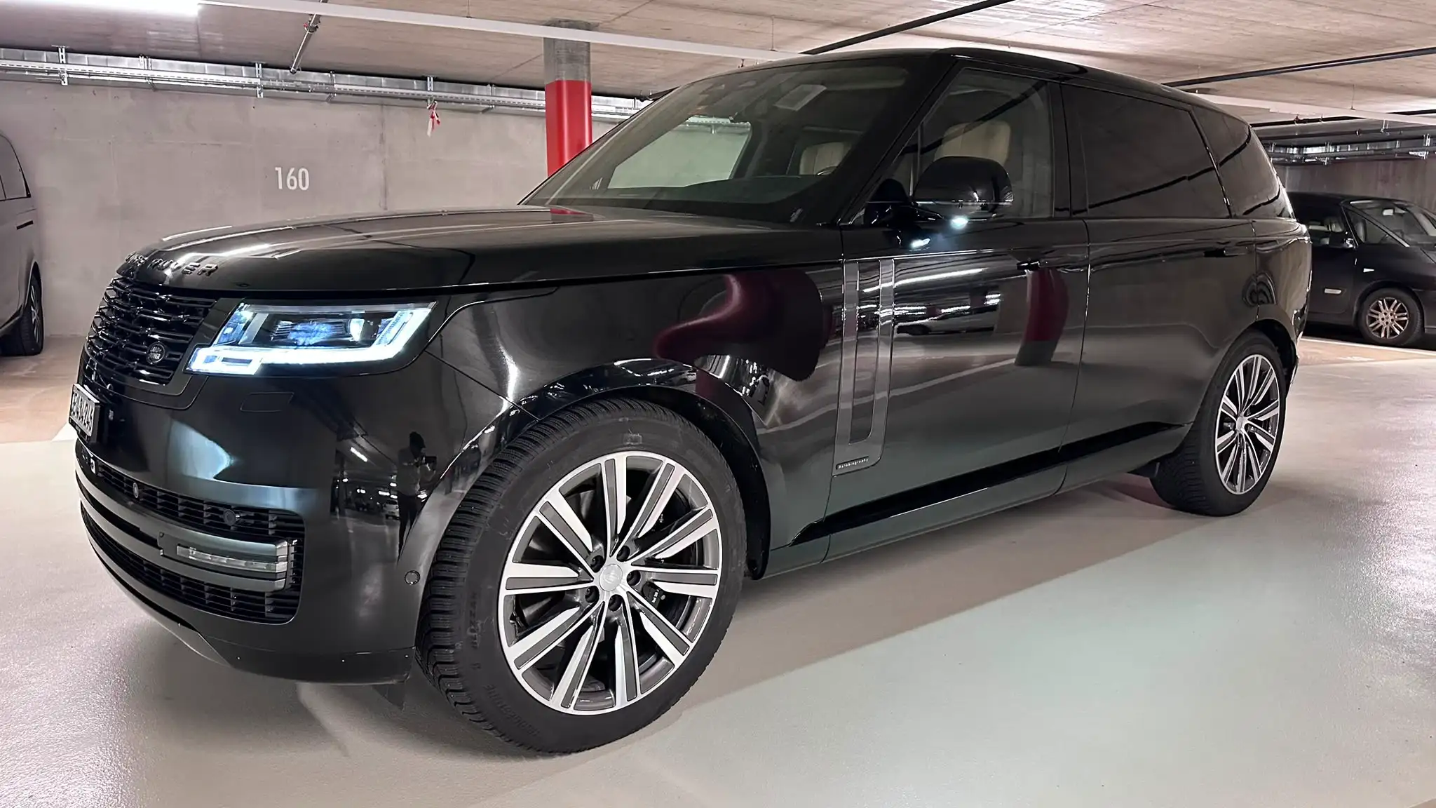 Rent Land Rover Range Rover with driver in Geneva – Switzerland