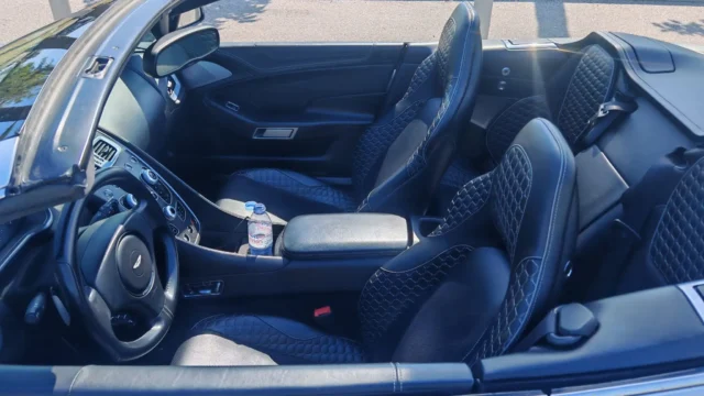 Aston Martin Vanquish Volante