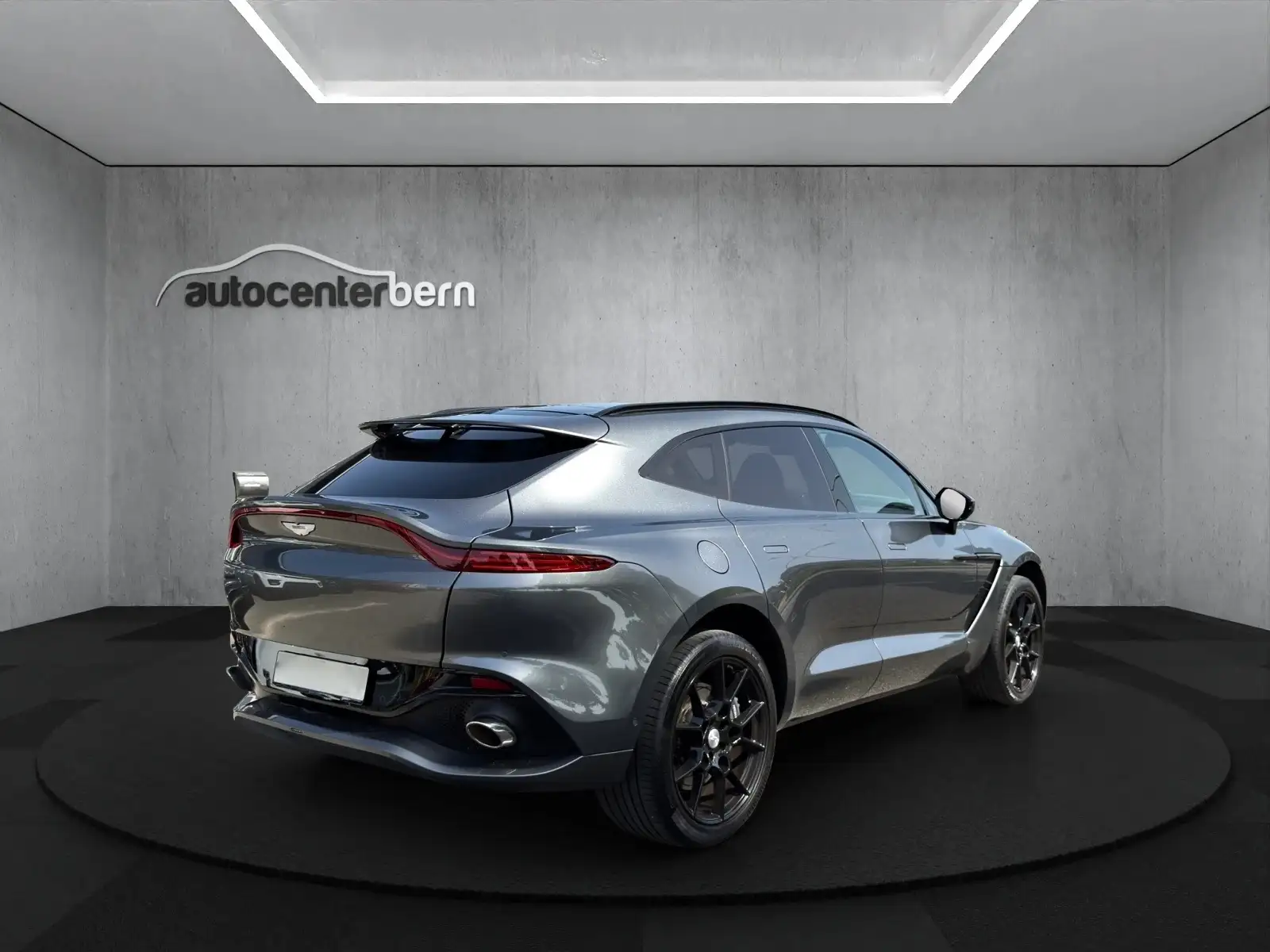 Aston Martin DBX