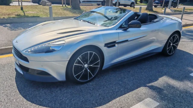 Aston Martin Vanquish Volante