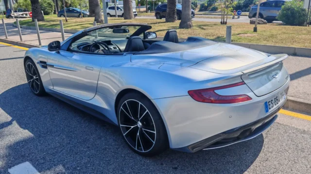 Aston Martin Vanquish Volante