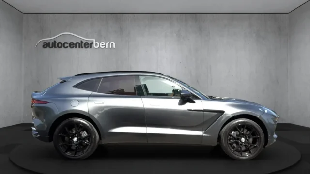 Aston Martin DBX