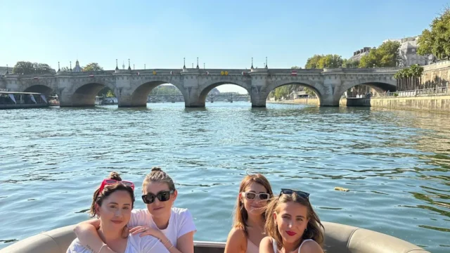 Private boat ride on the seine