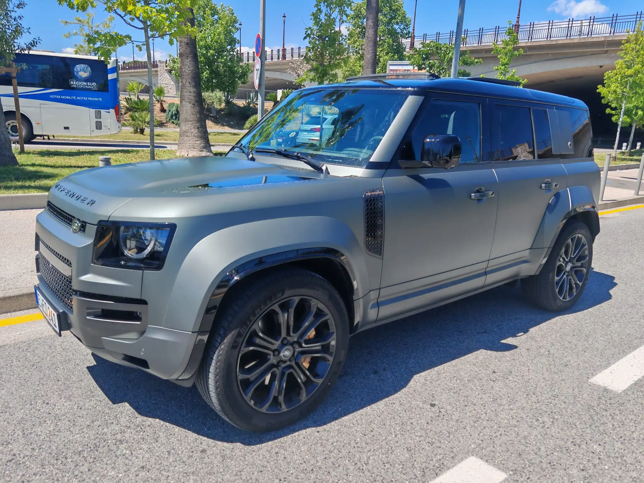 Land Rover Defender