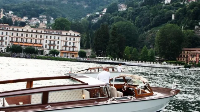 Private Luxury Wooden Boat Tour on Lake Como, Italy