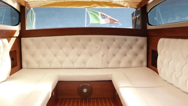 Private Luxury Wooden Boat Tour on Lake Como, Italy
