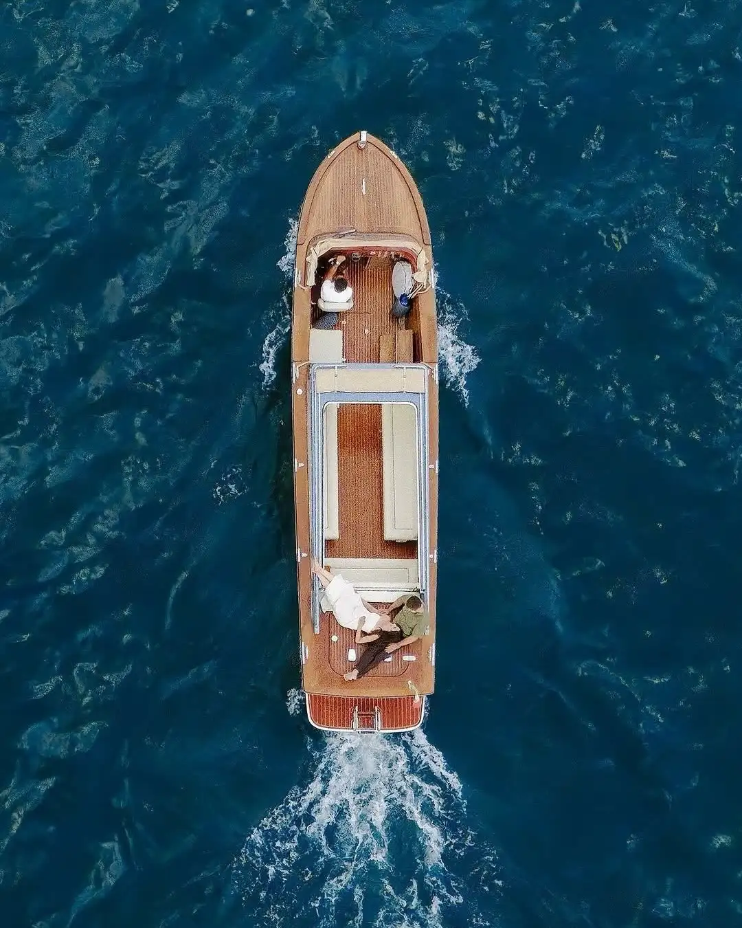 Private Luxury Wooden Boat Tour on Lake Como, Italy