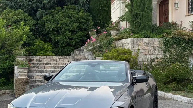 Aston Martin Vanquish Volante