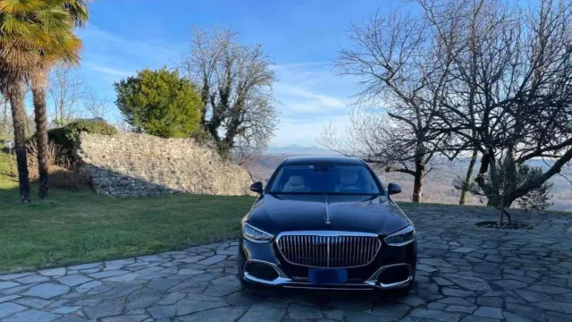 Rent Mercedes-Maybach S-Class S580 Z223 with driver in Milan, Italy