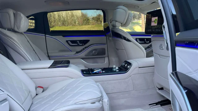 Rent Mercedes-Maybach S-Class S580 Z223 with driver in Milan, Italy