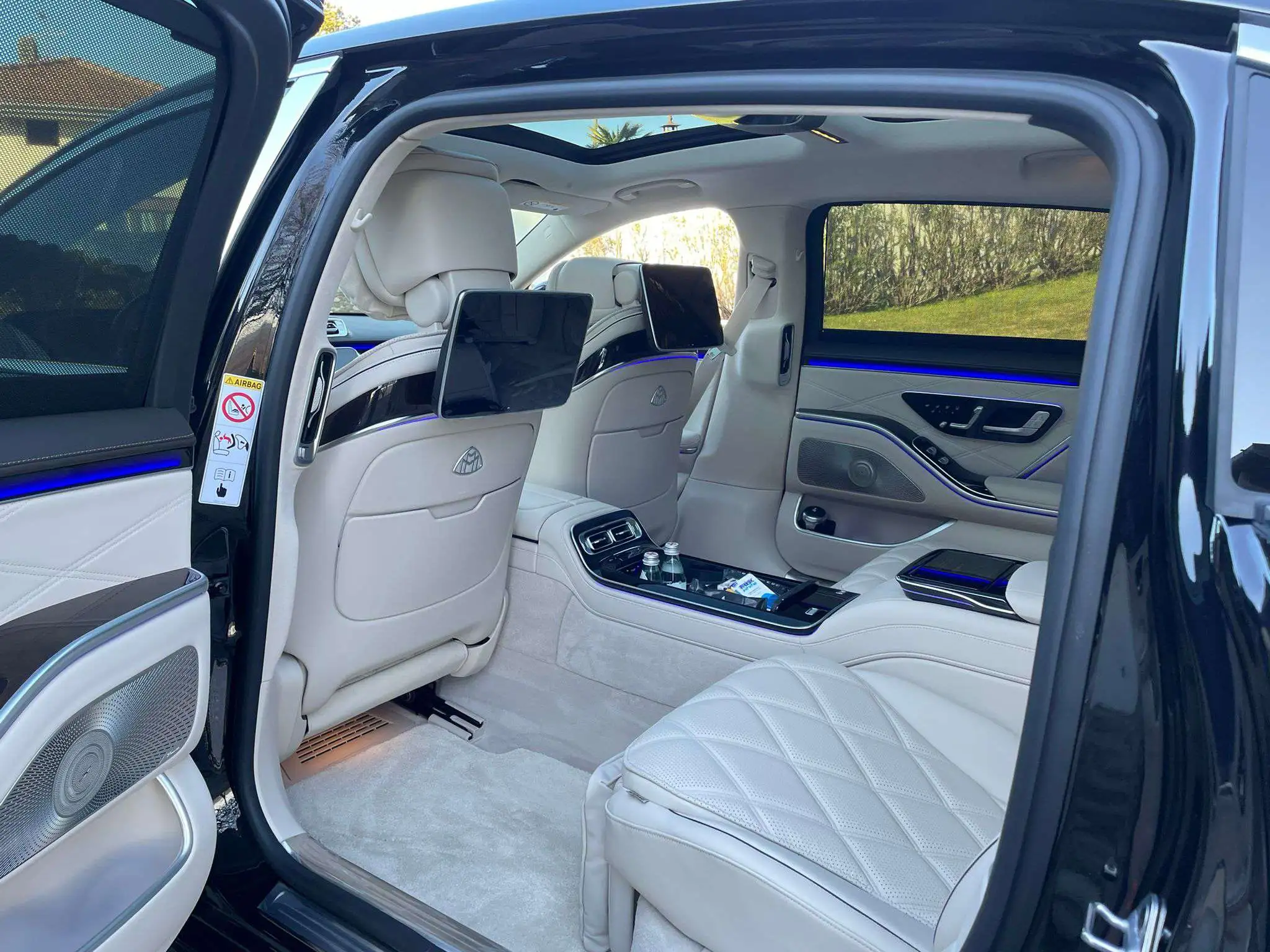 Rent Mercedes-Maybach S-Class S580 Z223 with driver in Milan, Italy