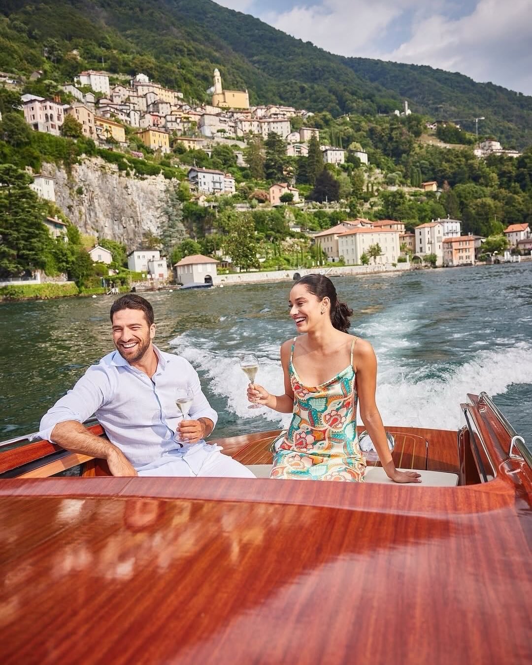 Private Luxury Wooden Boat Tour on Lake Como, Italy