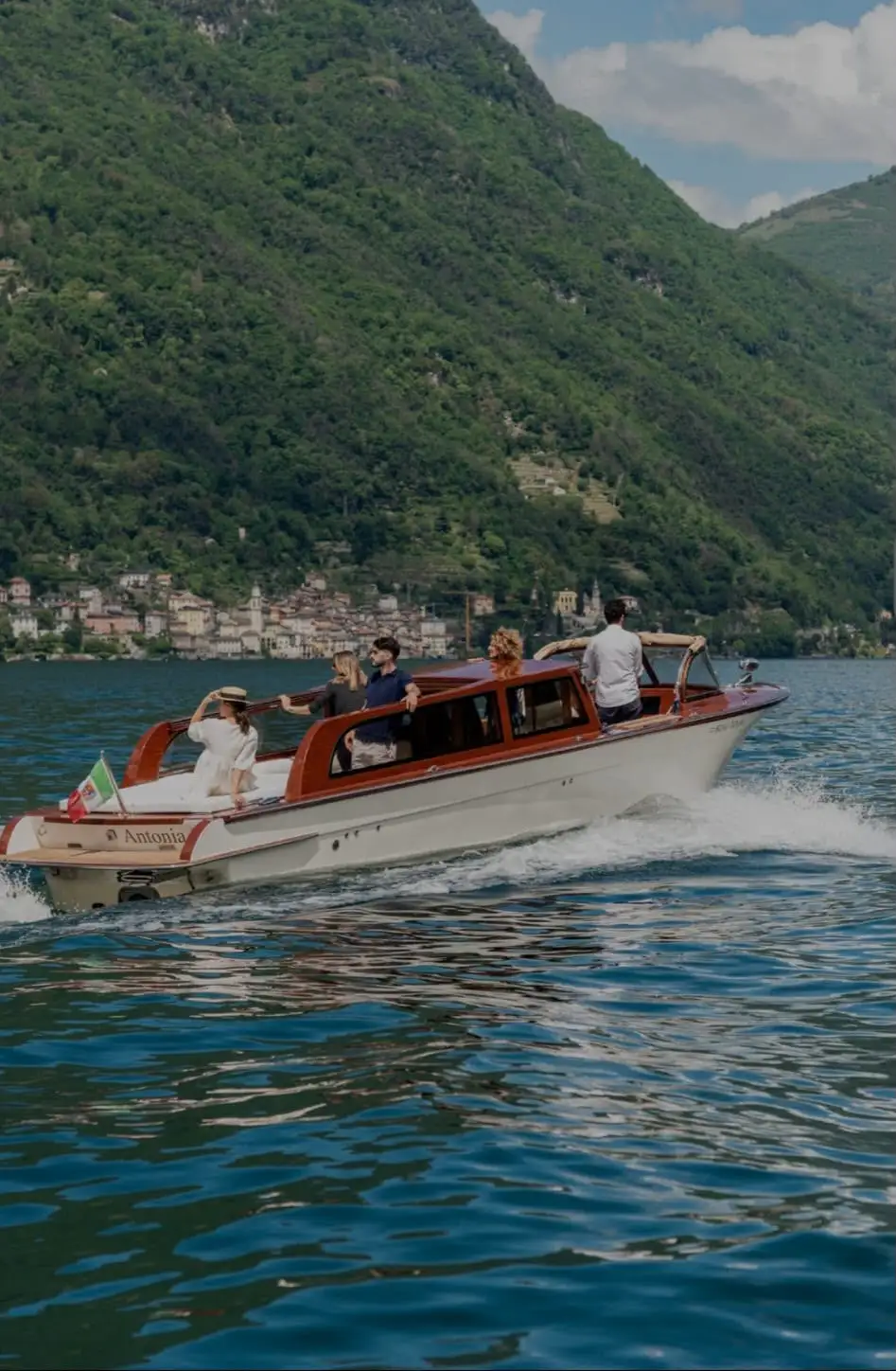 Private Luxury Wooden Boat Tour on Lake Como, Italy