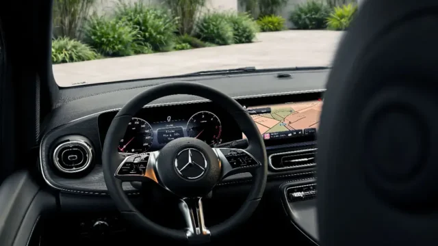 Rent Mercedes-Benz V-Class Extra-Long with driver in Milan