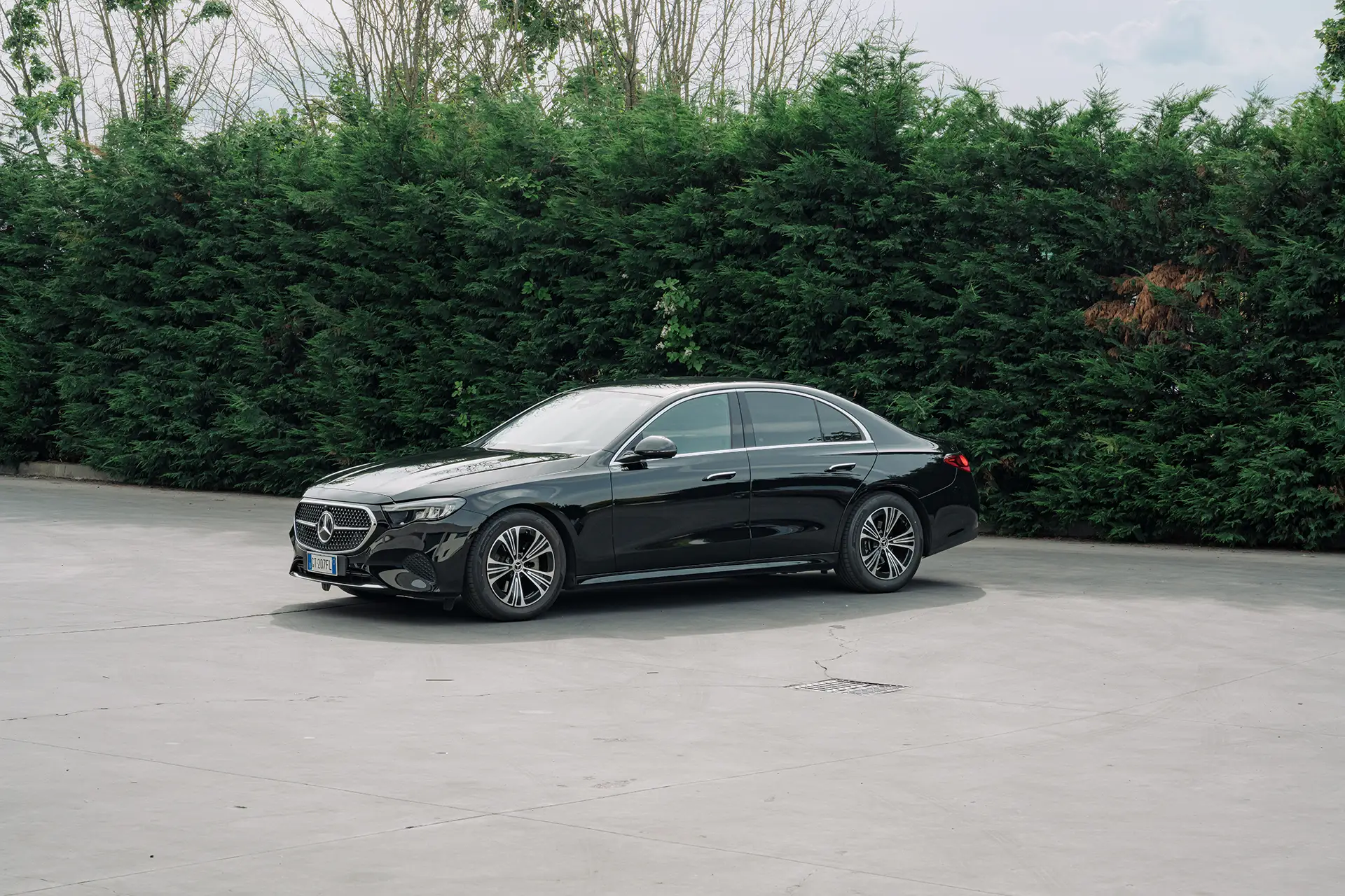 Rent Mercedes-Benz E-Class with driver in Milan