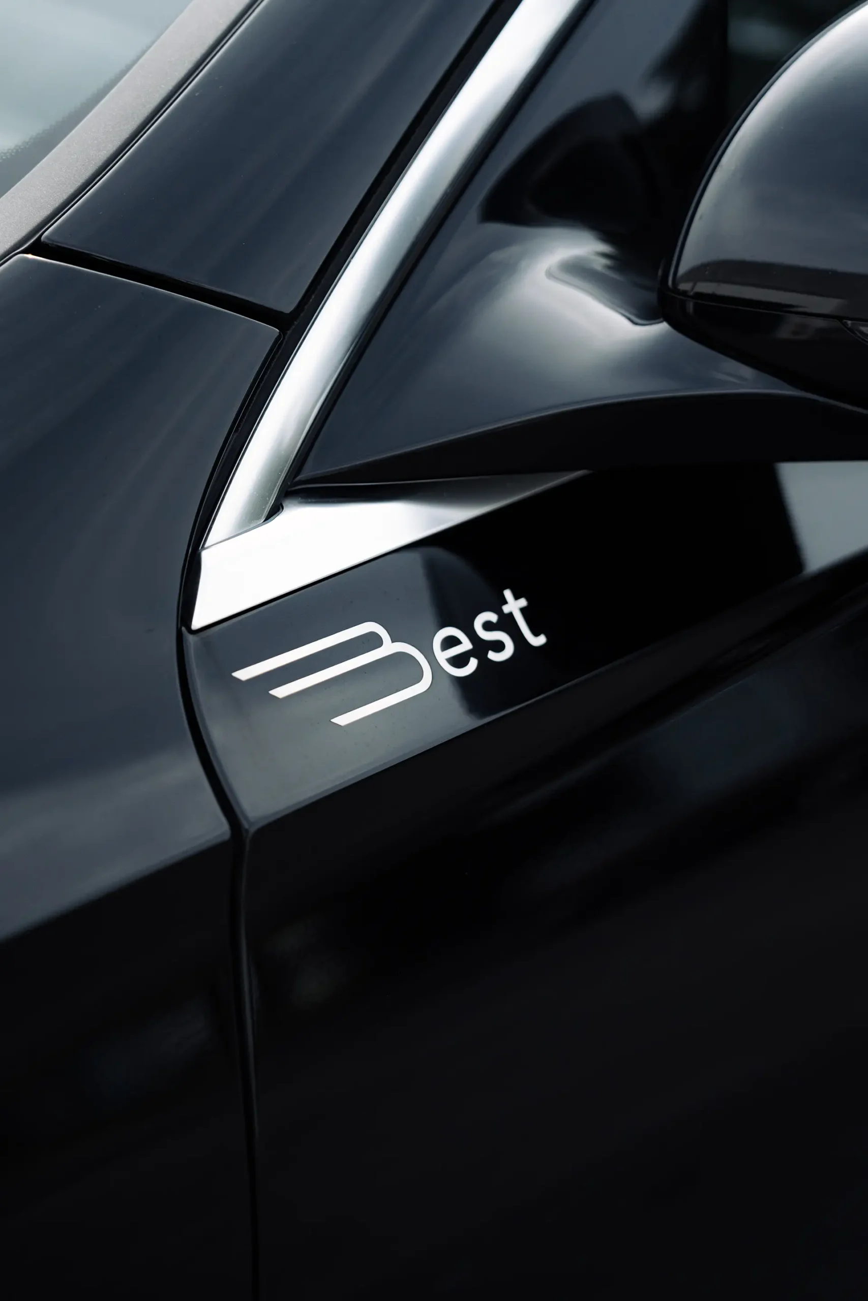 Rent Mercedes-Benz E-Class with driver in Milan