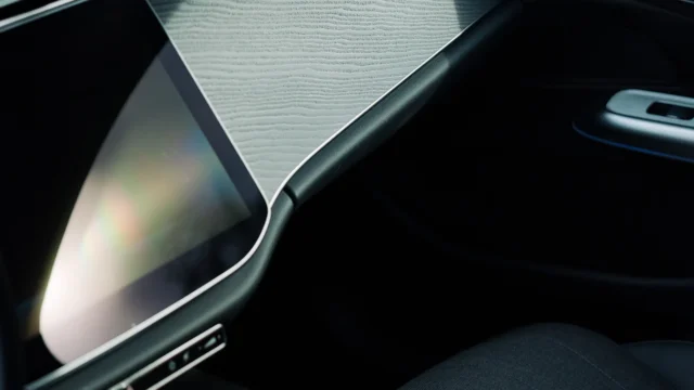 Rent Mercedes-Benz E-Class with driver in Milan
