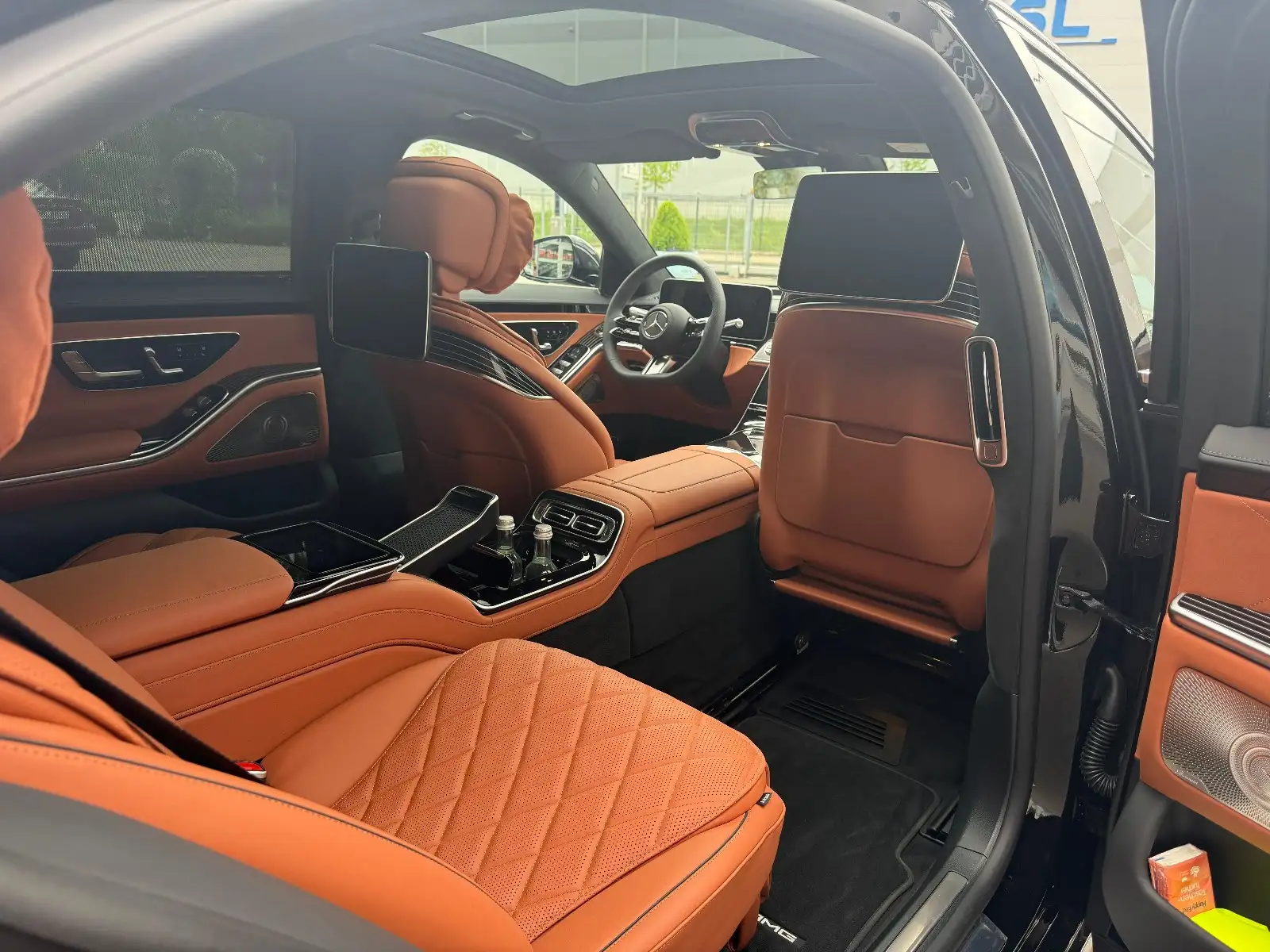 Rent Mercedes-Benz S-Class W223 with driver in Hannover, Germany