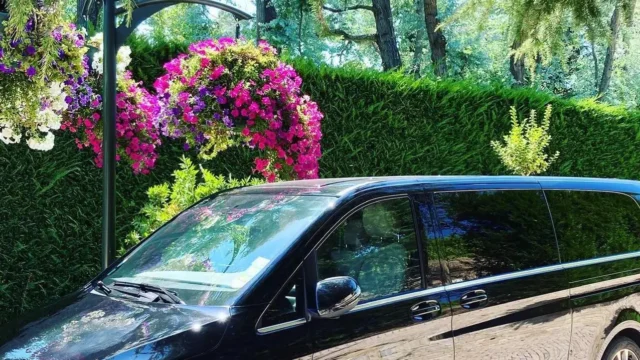 Rent Mercedes-Benz V-Class with driver in Cannes