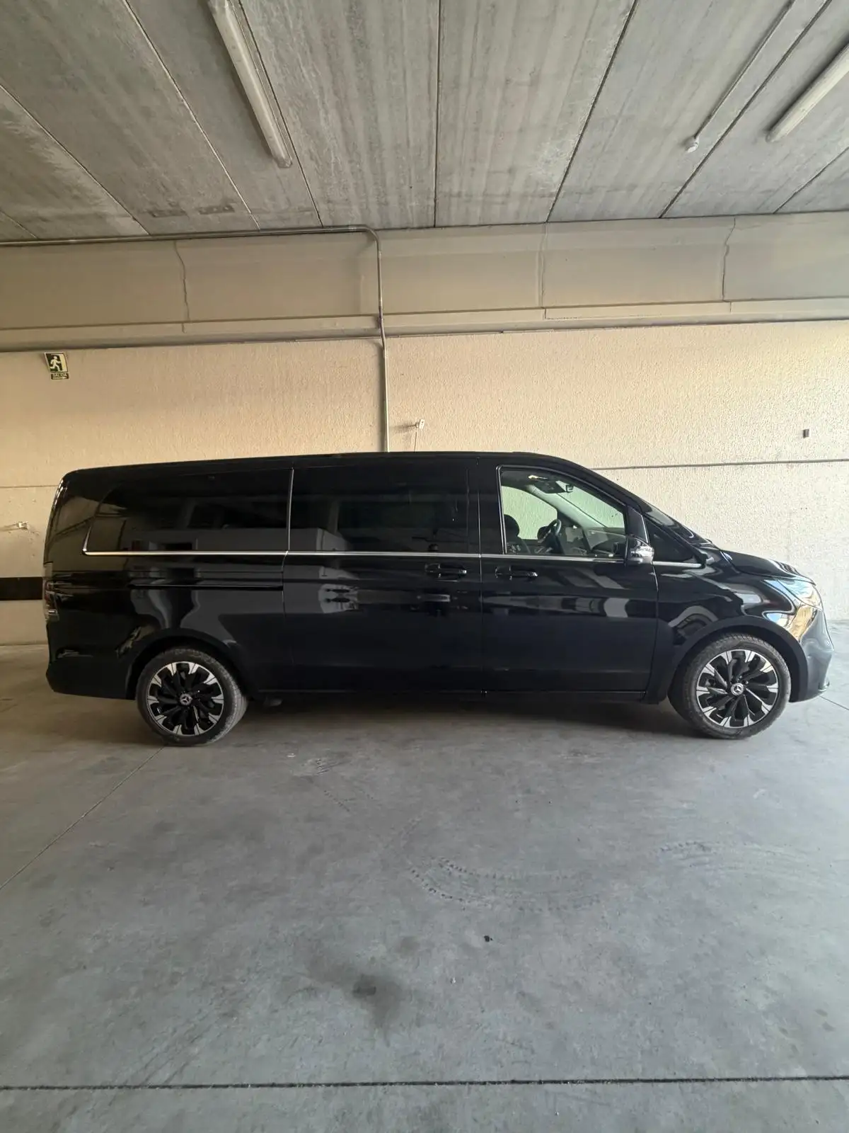 Rent Mercedes-Benz V-Class with driver in Madrid, Spain