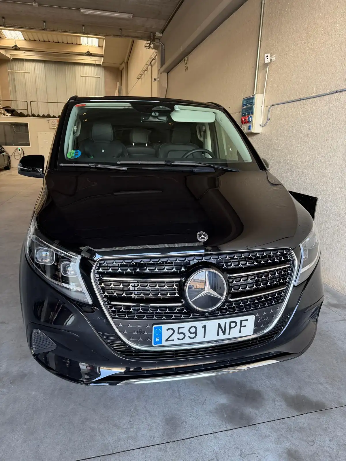 Rent Mercedes-Benz V-Class with driver in Madrid, Spain