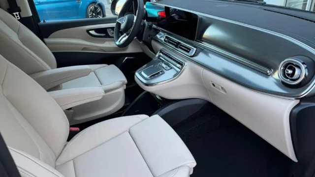 Rent Mercedes-Benz V-Class Extra Long with driver in French Riviera