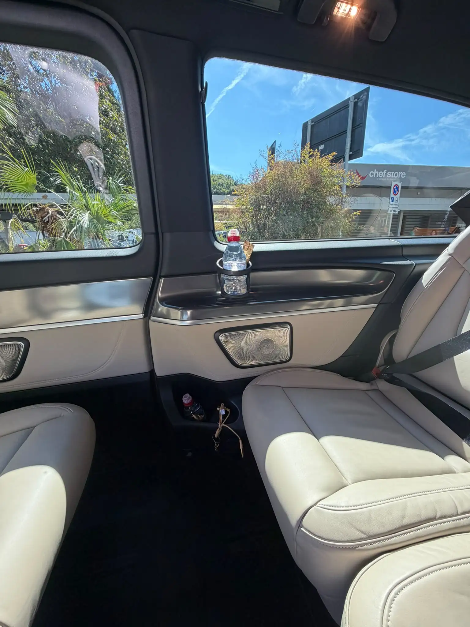 Rent Mercedes-Benz V-Class Extra Long with driver in French Riviera